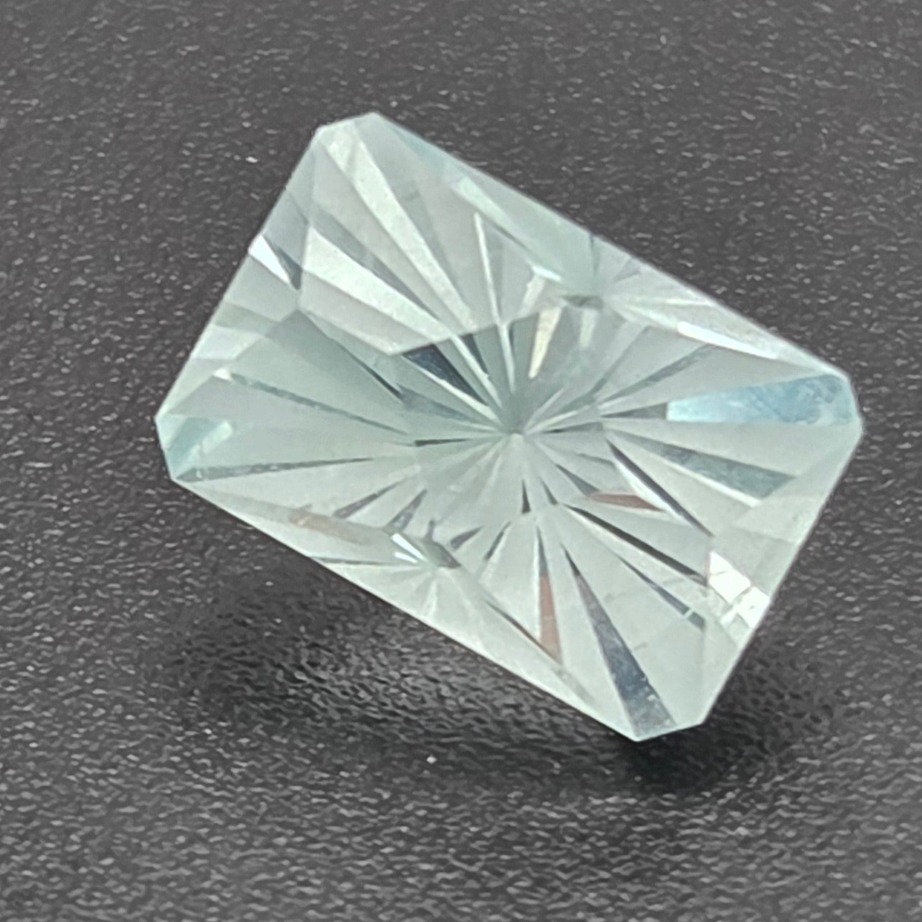 2.2ct Pale blue Aquamarine